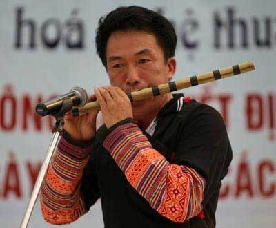 ឧបករណ៍ភ្លេងធ្វើអំពីឬស្សីនៅប្រទេសវៀតណាម